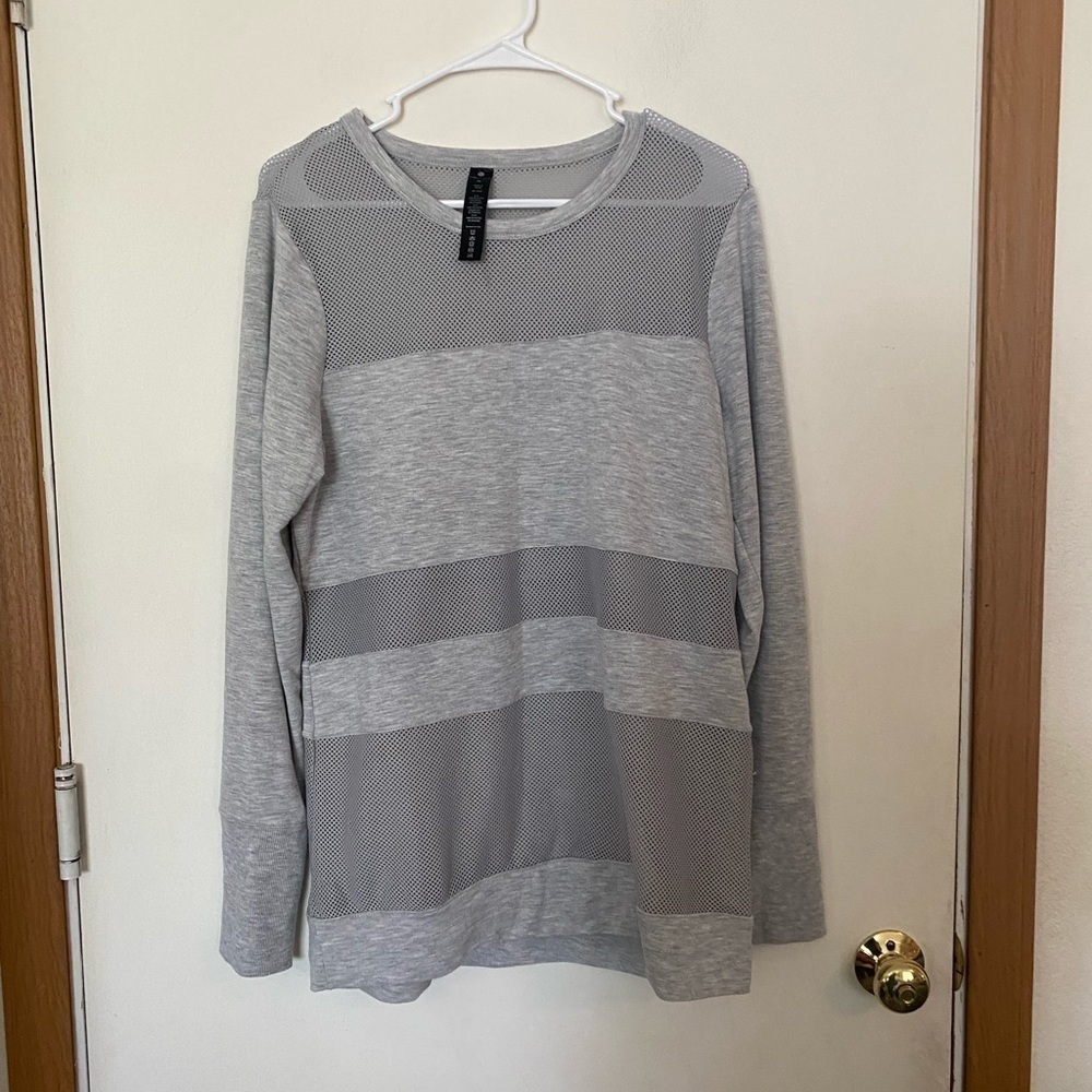 Yogalicious extra large gray, long sleeve top with mesh detail throughout